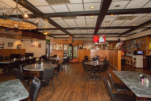 1905 S Sheridan Rd, Tulsa, OK 74112
